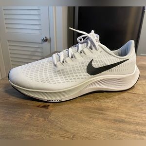 NWT Nike Mens Pegasus 37 Running Shoe Size 11.5 White